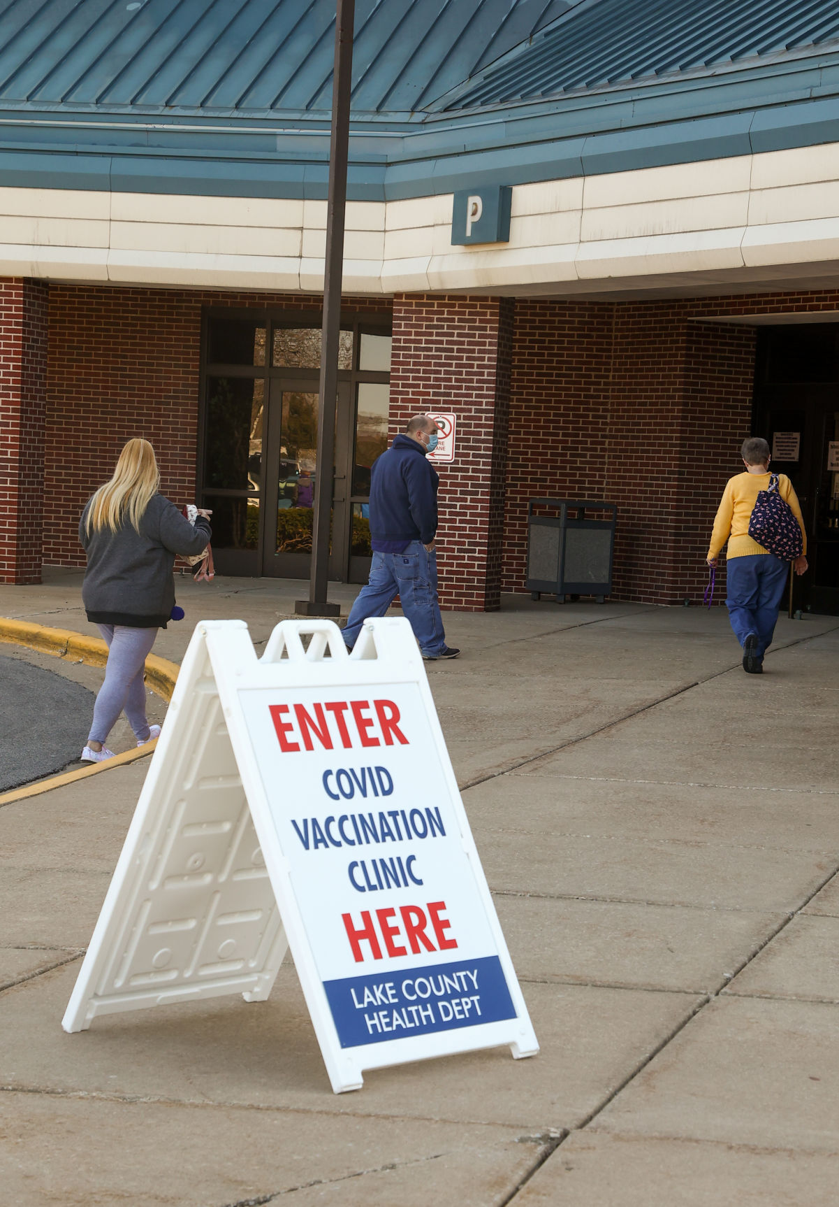 Mass vaccination clinic held at Merrillville High School